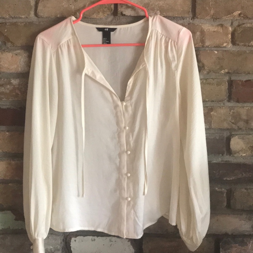 Creamy blouse